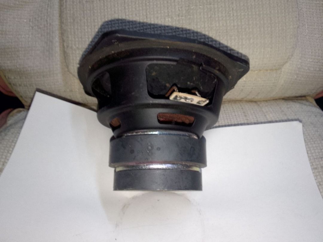 Speaker Subwoofer 6ohms 30w (Category: Soundbars, Speakers & Amplifiers) located in Bulacan. Submitted by ton0774 (Listing ID 1427620304, Image 3). Description: Subwoofer 6ohms 30w Issue: nabahayan ng ipis kaya may maliliit na butas ang paper cone as in maliliit lang, pero gumagana parin kayo na bahala 500 pesos only Pulilan Bulacan Area.