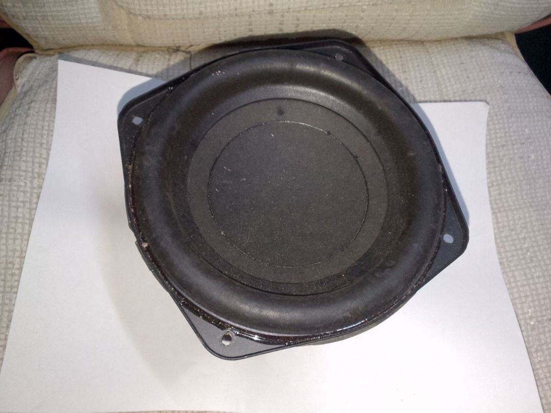 Speaker Subwoofer 6ohms 30w (Category: Soundbars, Speakers & Amplifiers) located in Bulacan. Submitted by ton0774 (Listing ID 1427620304, Image 1). Description: Subwoofer 6ohms 30w Issue: nabahayan ng ipis kaya may maliliit na butas ang paper cone as in maliliit lang, pero gumagana parin kayo na bahala 500 pesos only Pulilan Bulacan Area.