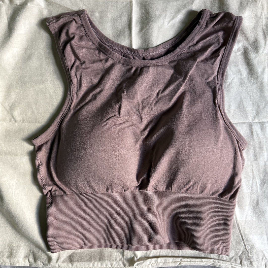 Sports Bra (Category: Activewear) located in Quezon City. Submitted by pamnly (Listing ID 1427612675, Image 1). Description: Sports Bra 2 for 300.