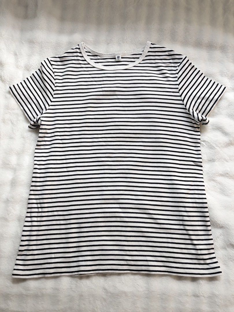 Striped Crew Neck T-shirt (Category: Shirts) located in Talisay. Submitted by kuronuma (Listing ID 1427637937, Image 2). Description: - bn no ww - not my style.