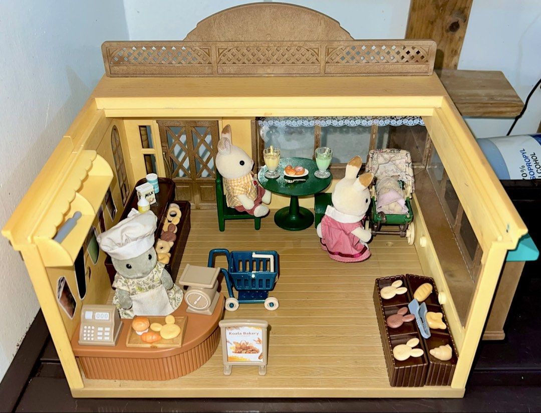 Sylvanian Kitchen (Category: Kids Toys) located in San Fernando. Submitted by mgpy08 (Listing ID 1367543190, Image 3). Description: Sylvanian Kitchen Non SF accesories With critter .