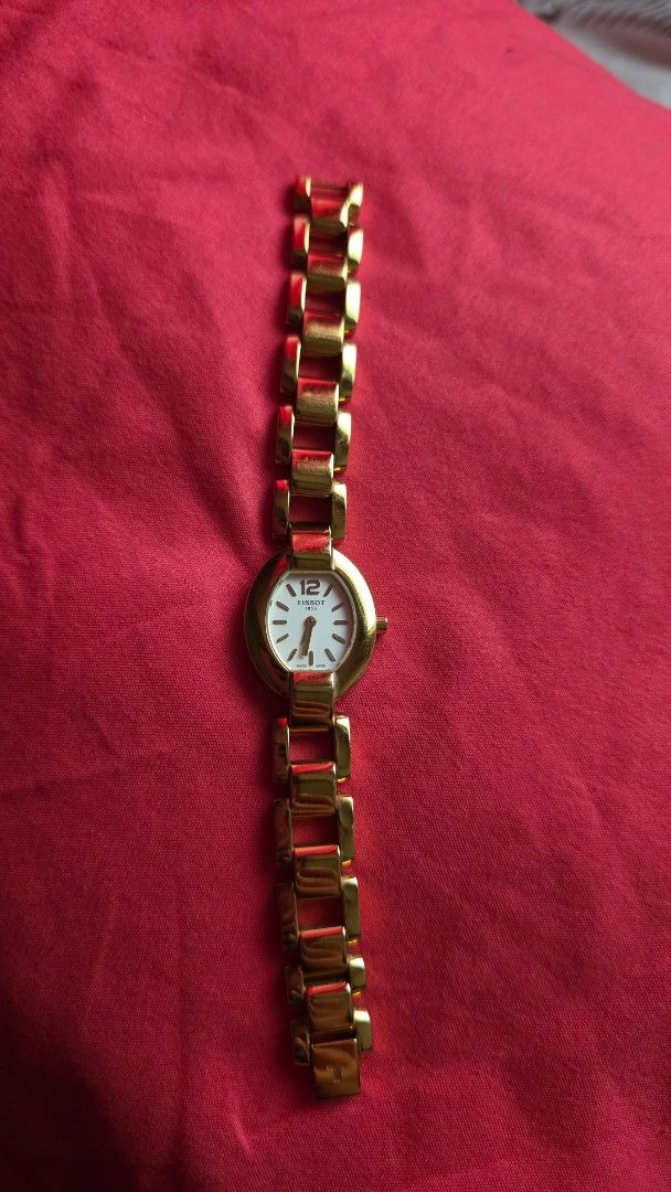 Tissot 1853 Ladies Watch (Category: Luxury Watches) located in Las Pinas. Submitted by lovedbymariee (Listing ID 1427508159, Image 2). Description: No box included battery needs repair Used to be my mother's then passed down to me.