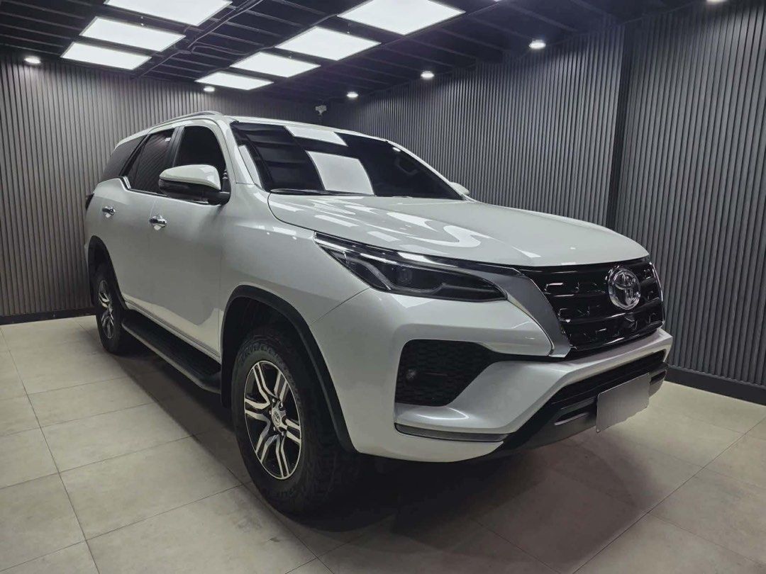 Toyota Fortuner V Auto (Category: Used Cars) located in Manila. Submitted by quality_cars (Listing ID 1427581705, Image 2). Description: FOR SALE‼️ 2021 Toyota Fortuner V Diesel Automatic New Look 57Tkms Mileage Casa Maintained Spare Key Ending 6 Price: 1.348m 📍White Plains Qc.