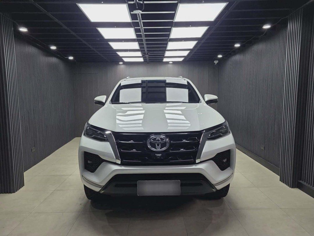 Toyota Fortuner V Auto (Category: Used Cars) located in Manila. Submitted by quality_cars (Listing ID 1427581705, Image 1). Description: FOR SALE‼️ 2021 Toyota Fortuner V Diesel Automatic New Look 57Tkms Mileage Casa Maintained Spare Key Ending 6 Price: 1.348m 📍White Plains Qc.
