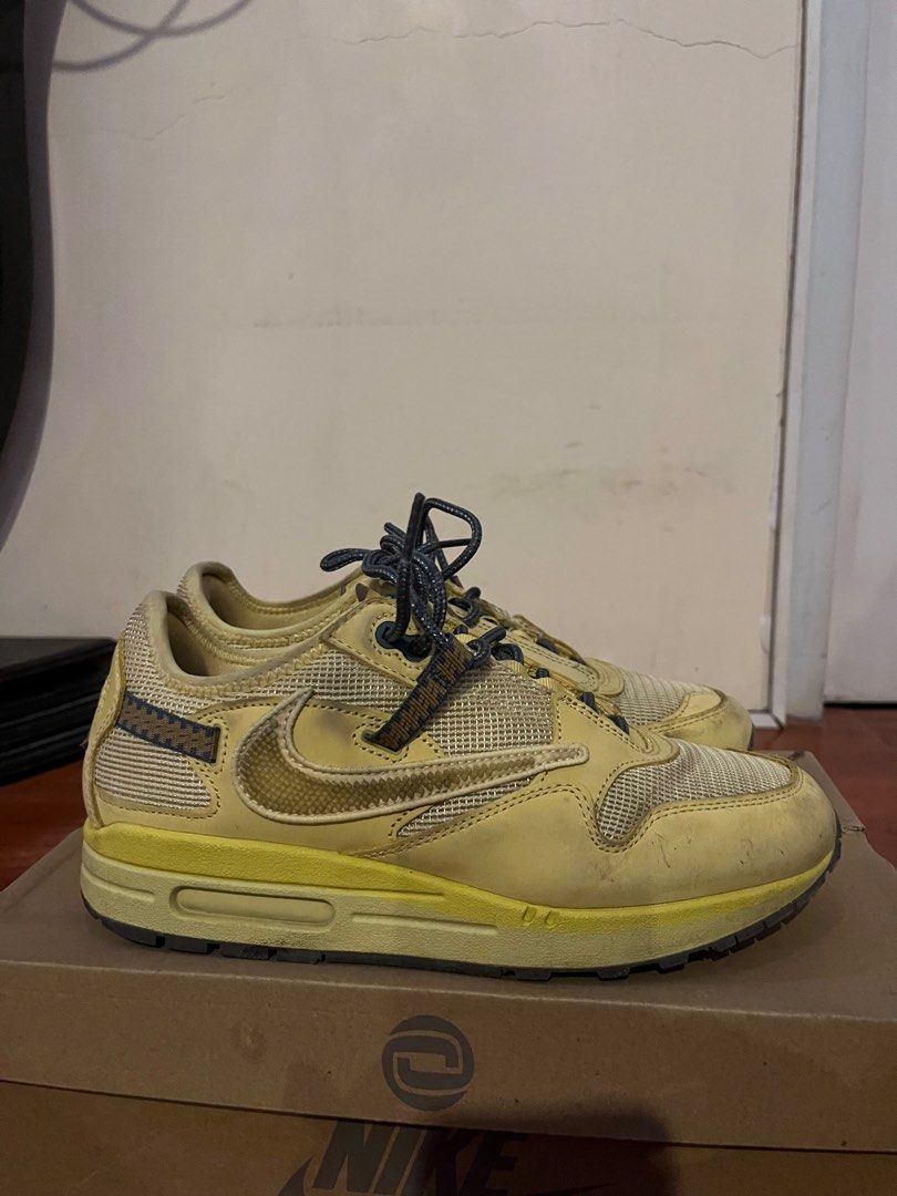 Travis Scott Airmax 1 Saturn Gold (Category: Sneakers) located in Manila. Submitted by g.michael (Listing ID 1427569449, Image 1). Description: Travis Scott Airmax 1 Saturn Gold 3500 Size 8 Used Issues - Normal signs of usage, dirt, slight crease Can do shipping (lalamove) If meet up, Sta Lucia Mall or Marcos Highway.