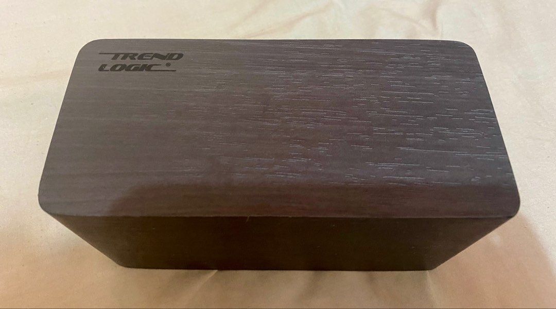 Trend Logic Wireless Phone Charger and Clock (Category: Clocks) located in Pasay City. Submitted by chiccart (Listing ID 1426340614, Image 2). Description: Orig Price 799 You can put 3 AAA for the time to not reset For Wireless charging compatible phone Iphone 11 & up .