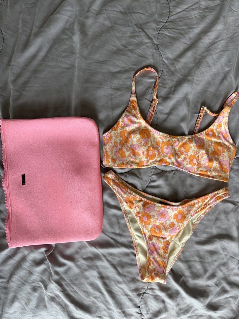 Triangl Swim Maci Neon Pop Set (Category: Bikinis & Swimsuits) located in Cebu City. Submitted by itemsbysarah (Listing ID 1427539449, Image 1). Description: Authentic Triangl Swim Maci Set in Neon Pop Size Small Top Size XS Bottom Good as new, no flaws No stains Bought brand new on the official Triangl Swim website for 109 USD + taxes Comes with a pouch RFS: decluttering LAST PRICE ❕Low ballers will not be entertained ❕.