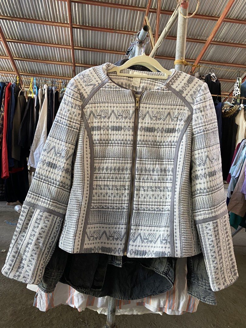 Tribal Pattern Jacket H&M (Category: Coats, Jackets and Outerwear) located in Taguig. Submitted by indaysukaycloset (Listing ID 1427489884, Image 1). Description: H&M embroidered jacket Zip up Size medium Like new No flaws Good quality Pls check photo for details .