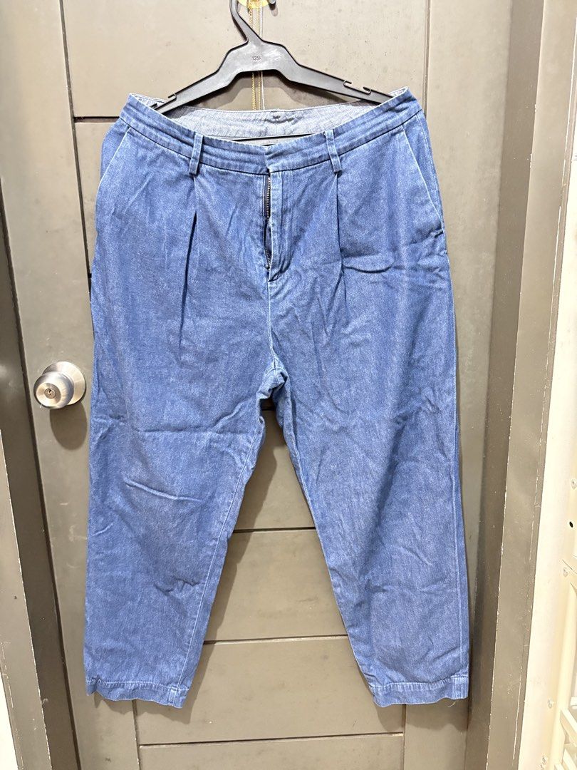 Uniqlo Denim Pants (Category: Jeans) located in Quezon City. Submitted by ceeceee_ (Listing ID 1427554261, Image 1). Description: Uniqlo Denim Jeans - Straight cut.