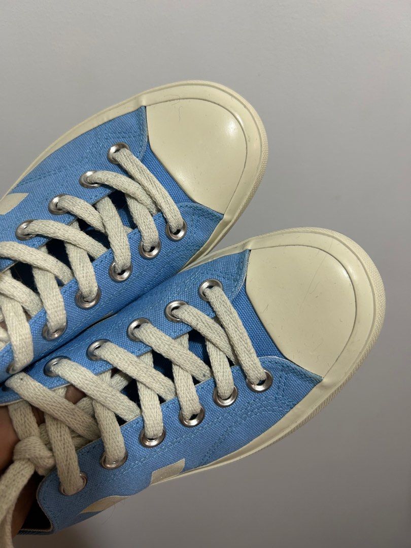 Veja Wata II Canvas Sneakers (Category: Sneakers) located in Taguig. Submitted by heyshopperk (Listing ID 1427515010, Image 1). Description: Authentic! Original! Real! Not fake! Money back if proven fake! Pick up in TV5 Mandaluyong RFS: Too many shoes.