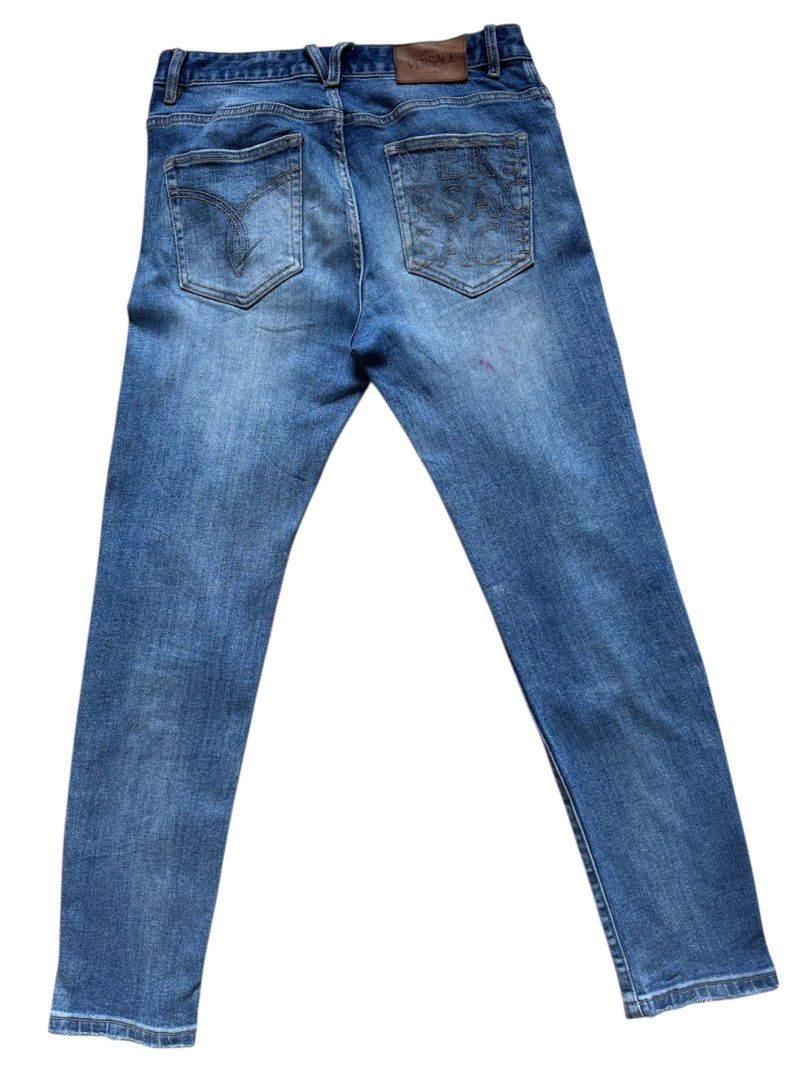 Versace Jeans (Category: Jeans) located in Kabankalan. Submitted by secondhandgems2 (Listing ID 1427554900, Image 2). Description: Size 30-33W x 40L x 6 Hem Excellent Condition .