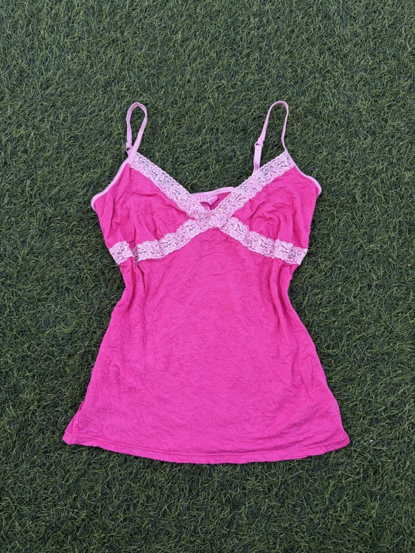 Victoria Secret Lace Top (Category: Sleeveless) located in Taguig. Submitted by slay.jade (Listing ID 1427608263, Image 2). Description: Authentic! Size: Xs-S .
