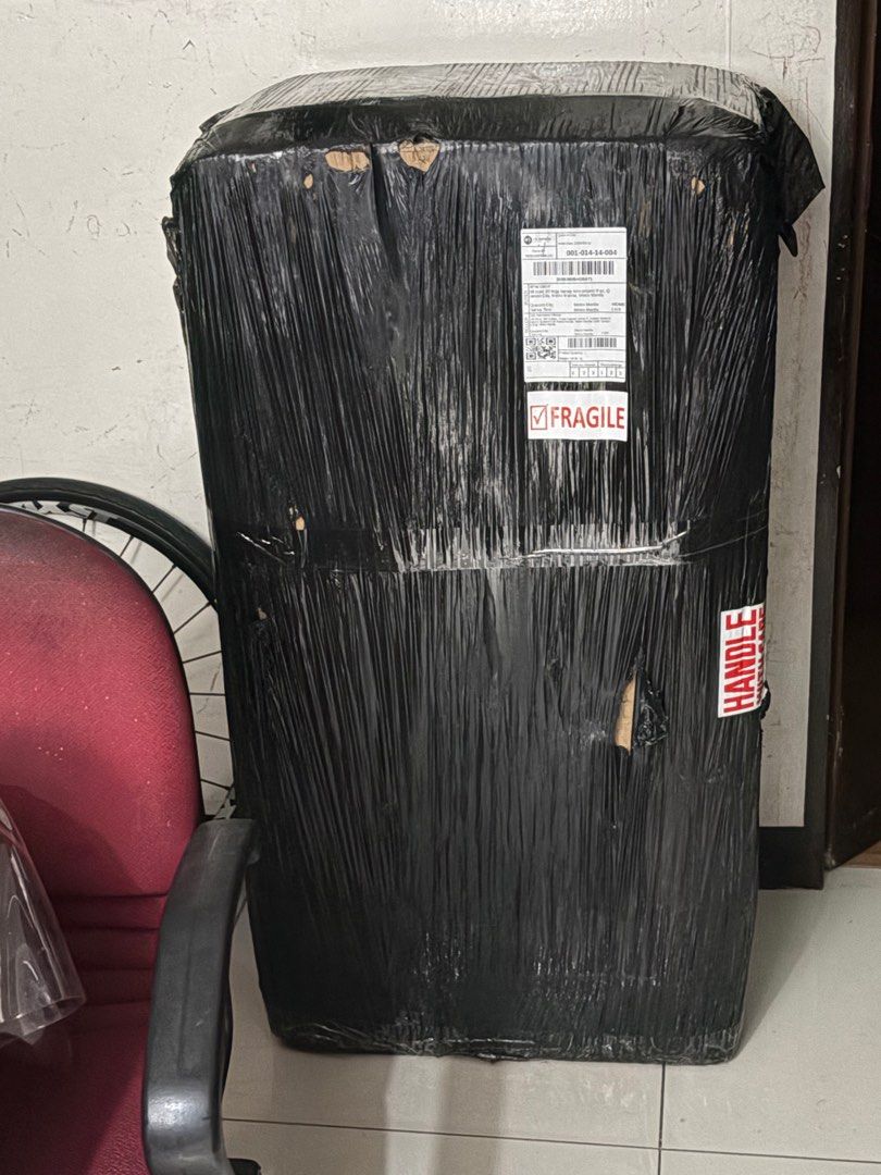 weber traveller (Category: BBQ, Grills & Hotpots) located in Quezon City. Submitted by wilvilwil (Listing ID 1427588657, Image 2). Description: Brand new weber grill.