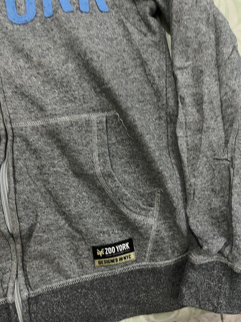 Zoo York Zip-Up Hoodie (Category: Hoodies) located in Batangas. Submitted by gavsandrix (Listing ID 1427501391, Image 3). Description: .