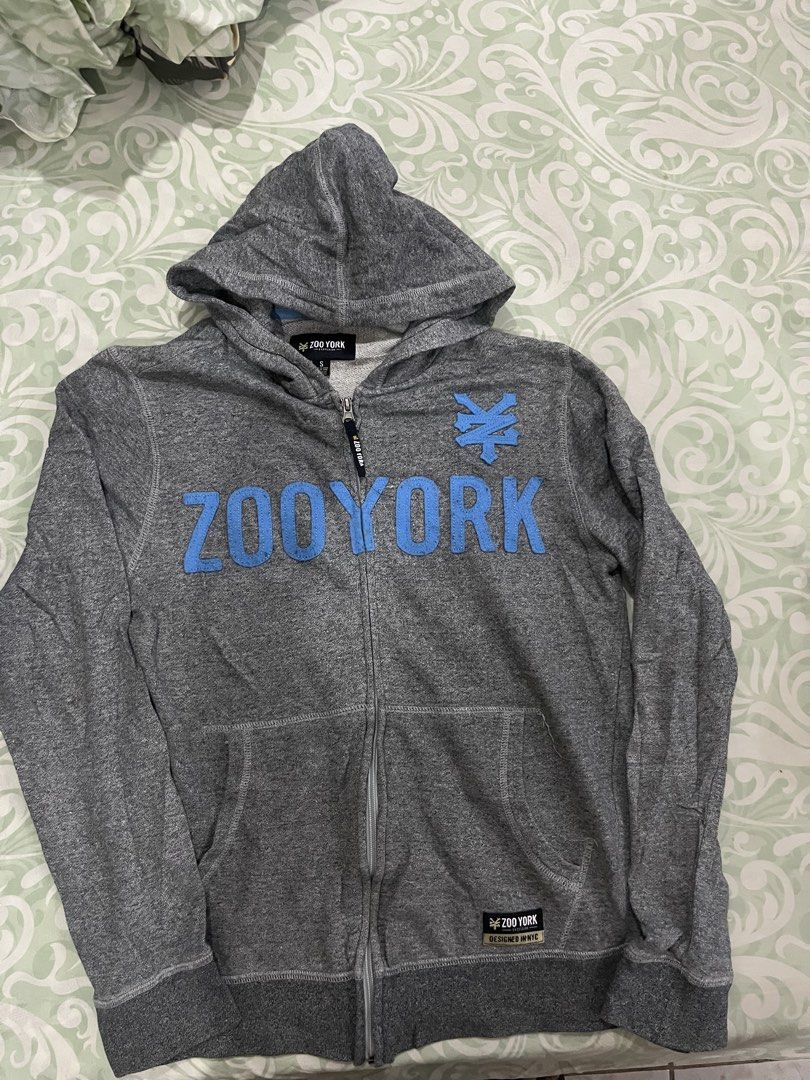Zoo York Zip-Up Hoodie (Category: Hoodies) located in Batangas. Submitted by gavsandrix (Listing ID 1427501391, Image 1). Description: .