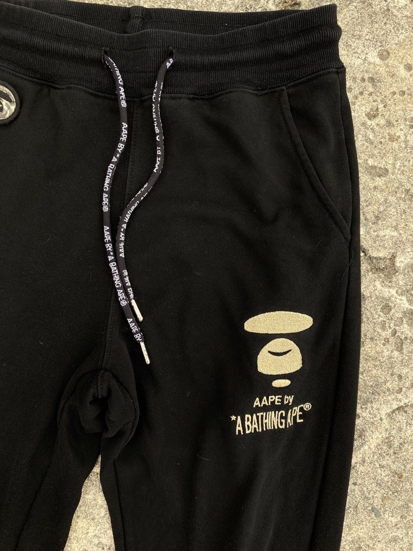 AAPE PANTS (Category: Joggers) located in Baguio. Submitted by gama_apparel (Listing ID 1427739201, Image 2). Description: Size m-large Waistline 30-32 Length 38inch Colorrate 9/10 Excellent Condi.