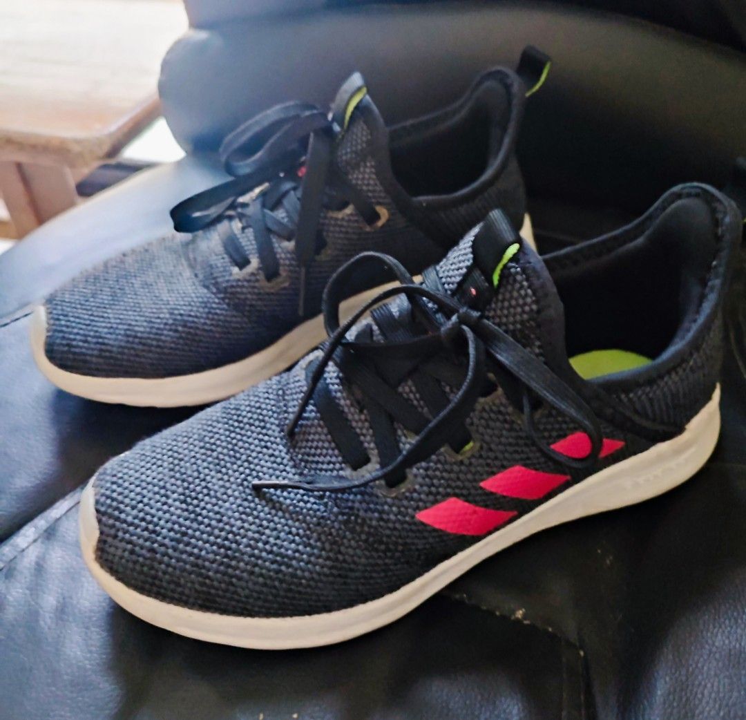 Original Adidas Cloudfoam Sneakers (Category: Babies & Kids Fashion) located in Quezon City. Submitted by PaidTY (Listing ID 1427679456, Image 1). Description: Adidas Cloudfoam sneakers in black with pink stripes. Features a white sole and black laces. The insole has the Adidas logo. Perfect for everyday wear or light exercise. Comfortable and stylish. Size: US 3 , 21 to 21.5cm ffs: outgrown needs a little cleaning only.