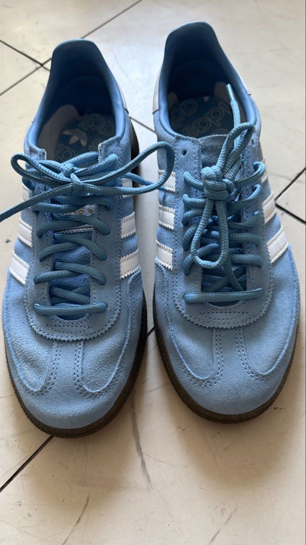 adidas Handball Spezial (Category: Sneakers) located in Makati City. Submitted by keicee23 (Listing ID 1427698742, Image 3). Description: US 7/UK 6.5 RFS: barely used; decluttering Bought from Japan. Original box not included, but I can provide a box from another Adidas Spezial pair. Colour: Light Blue / Cloud White / Gum.