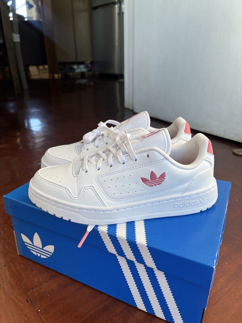 Adidas NY 90 J White Sneakers (Category: Babies & Kids Fashion) located in Makati City. Submitted by frvryang (Listing ID 1427709335, Image 1). Description: Brand New Adidas Shoes Size: US 3 1/2 RFS: wrong size Loc: Makati.