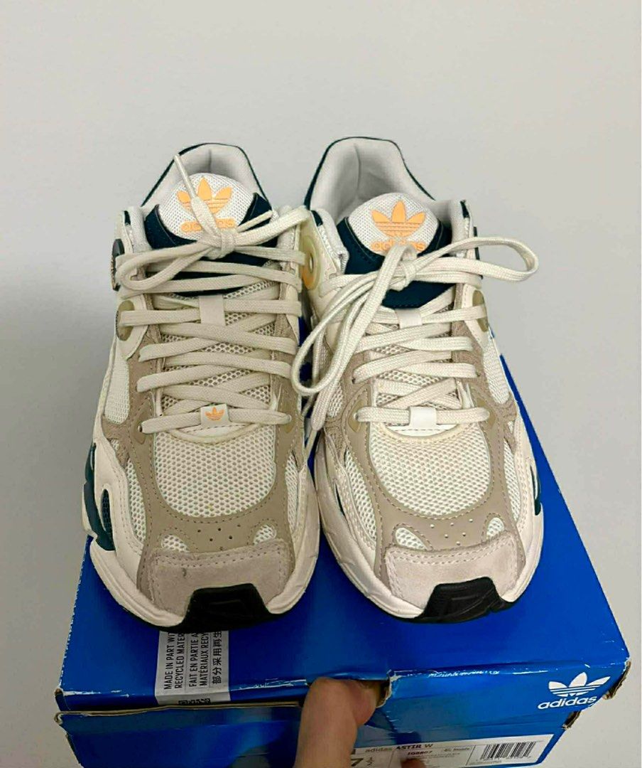 Adidas Temper Run Sneakers (Category: Sneakers) located in Bacolod City. Submitted by girlydecluttering (Listing ID 1427743307, Image 3). Description: 7/12 preloved from US dadating 1st week of july from balikbayan box price negotiable for sure buyers.