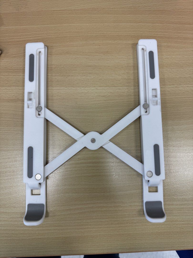 Adjustable White Laptop Stand476494229458790404