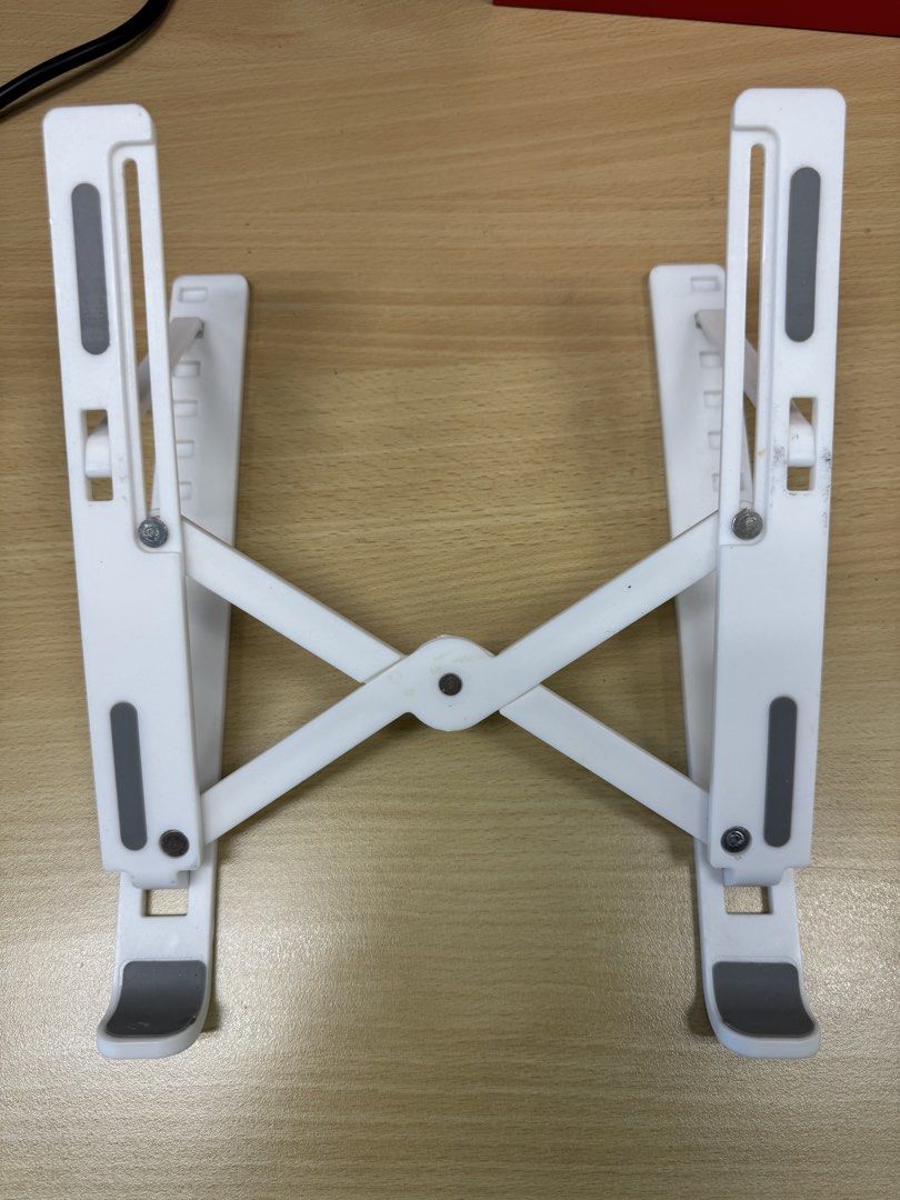 Adjustable White Laptop Stand476494229458790401