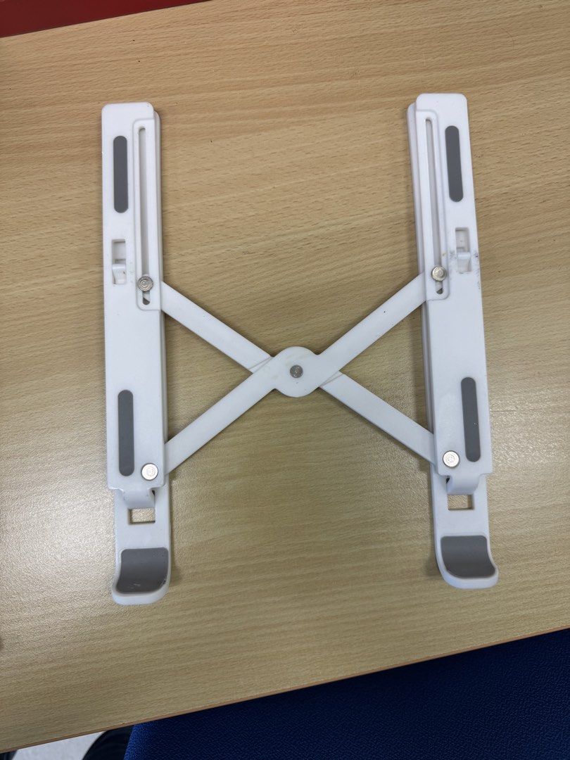 Adjustable White Laptop Stand476494229458790403