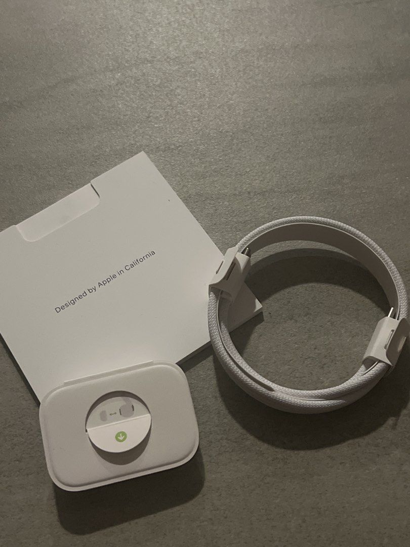 Apple Brand New USB-C cable406003796421519360