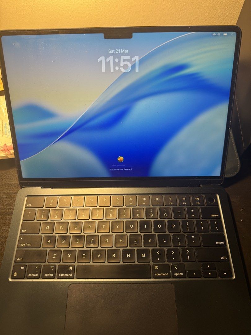 Apple MacBook Air405948126588446720
