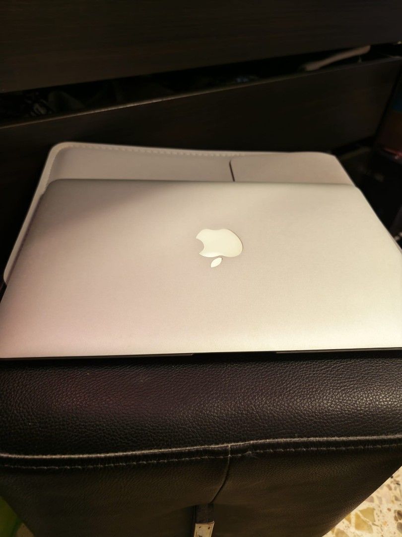 Apple MacBook Air405946734058547200