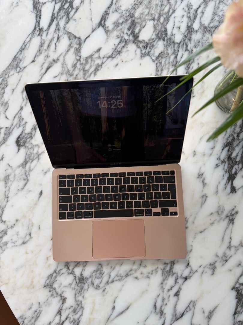 Apple MacBook Air - Rose Gold