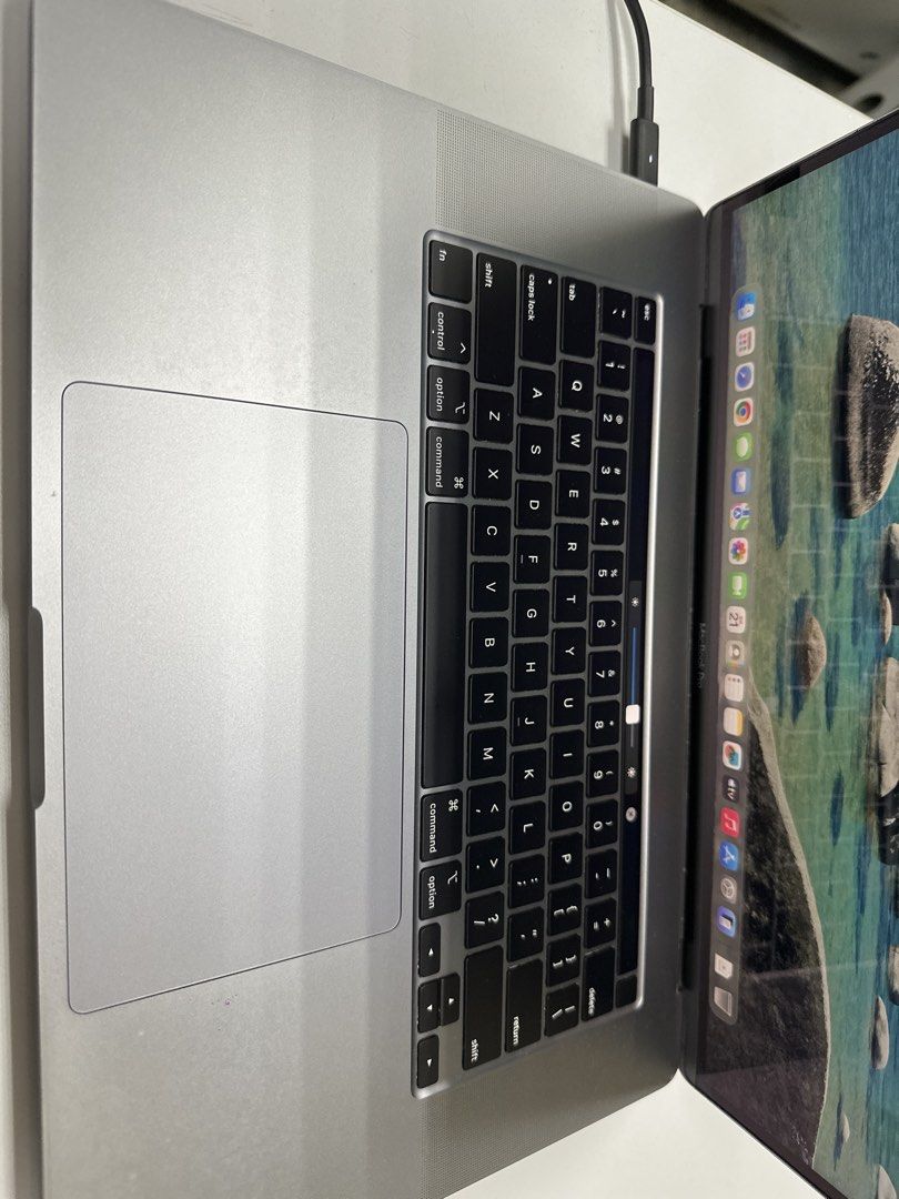 Apple MacBook Pro 16-inch 2019405942518773207042