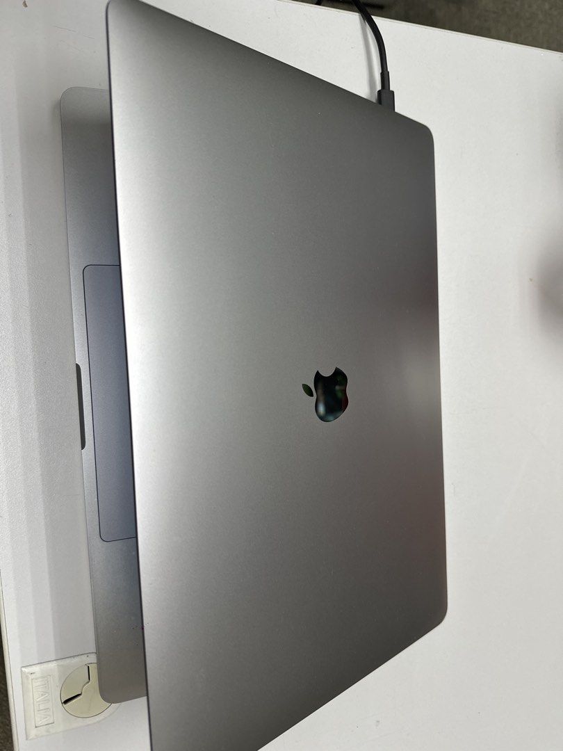 Apple MacBook Pro 16-inch 2019405942518773207043