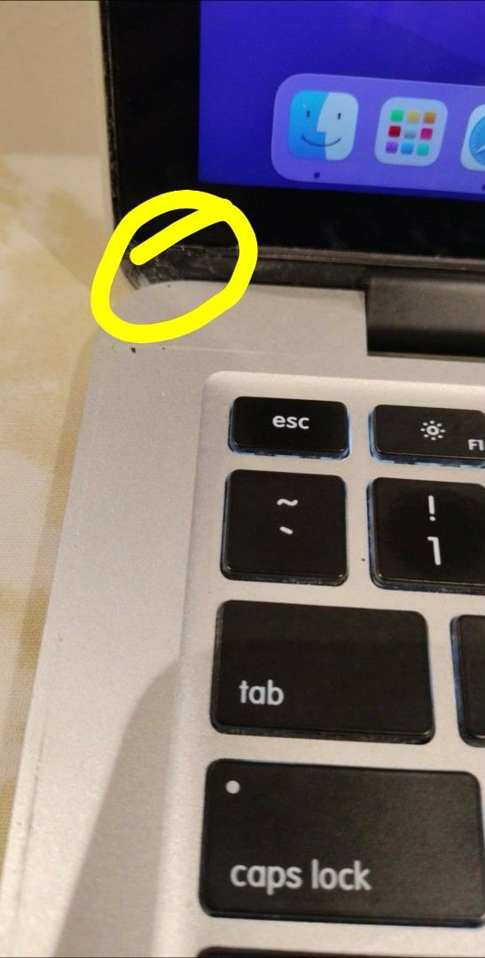 Apple MacBook Pro - Silver405919076818636803