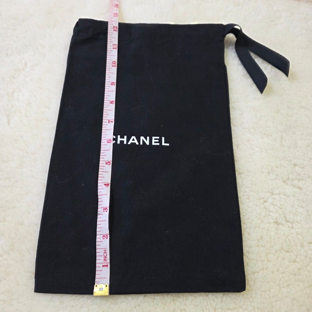 Authentic Chanel shoe dust bag (Category: Luxury Bags & Wallets) located in Manila. Submitted by jfluxury.co (Listing ID 1427728098, Image 2). Description: excellent condition like new no flaws bought in Japan 🇯🇵 💯% Authentic. 😊 Money back guarantee. 😊 Clean and ready to use na.