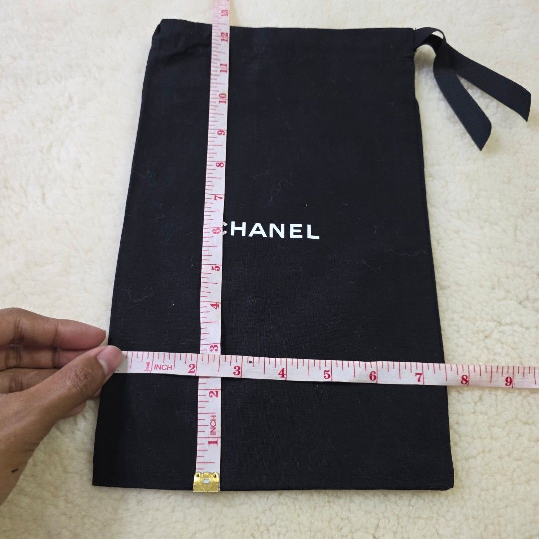 Authentic Chanel shoe dust bag (Category: Luxury Bags & Wallets) located in Manila. Submitted by jfluxury.co (Listing ID 1427728098, Image 3). Description: excellent condition like new no flaws bought in Japan 🇯🇵 💯% Authentic. 😊 Money back guarantee. 😊 Clean and ready to use na.