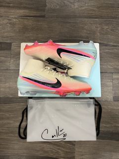 (Category: ) located in . Submitted by the_sneaker_shopman (Listing ID 1427644030, Image 1). Description: .
