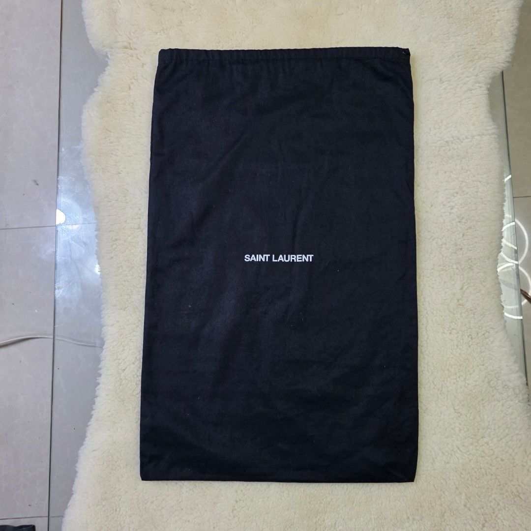 Authentic Saint Laurent (Category: Luxury Bags & Wallets) located in Manila. Submitted by jfluxury.co (Listing ID 1427728495, Image 2). Description: excellent condition like new no flaws bought in Japan 🇯🇵 💯% Authentic. 😊 Money back guarantee. 😊 Clean and ready to use na.