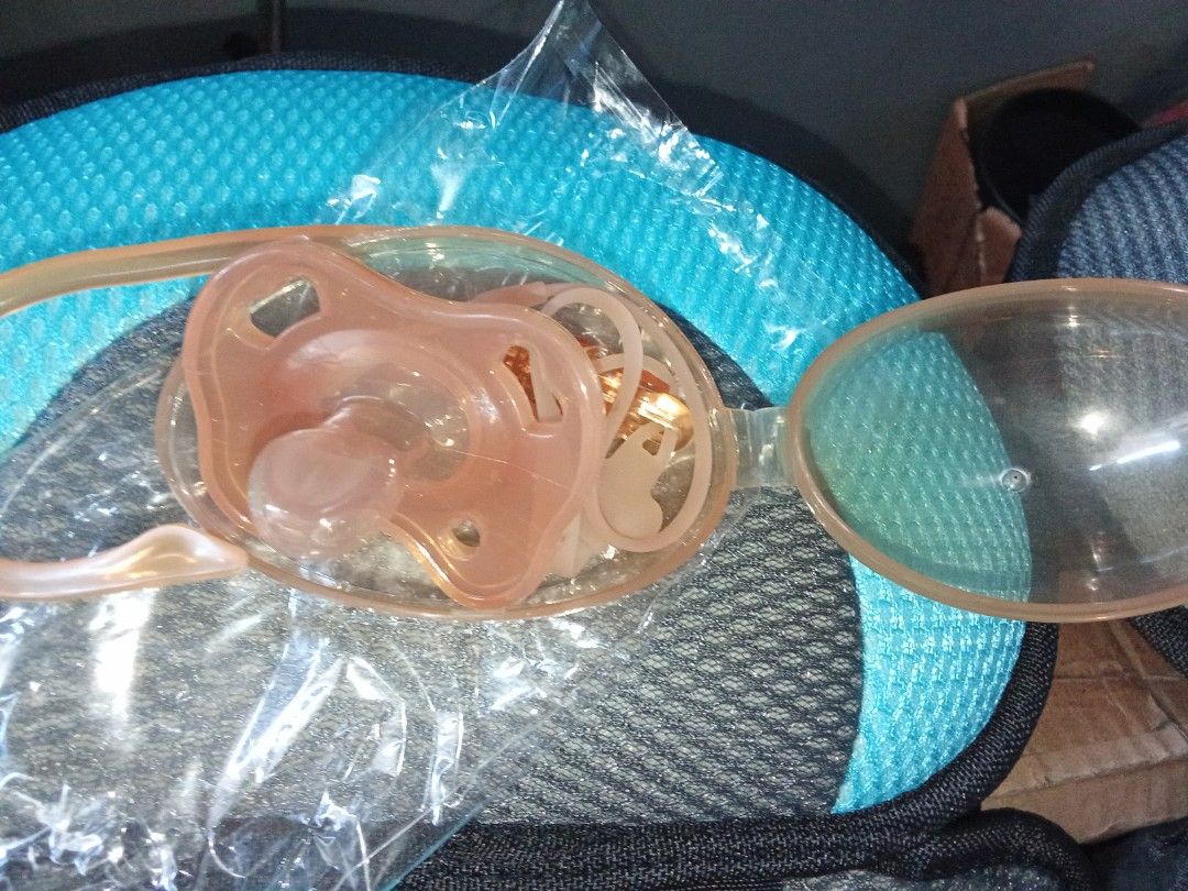 Baby Car Seat with Headrest (Category: Car Seats) located in Las Pinas. Submitted by mommys_koleksyon011 (Listing ID 1427753556, Image 2). Description: bundle safety car seat pede sa upuan pede sa stroller may Kasama pacifier may lagayan and chain.
