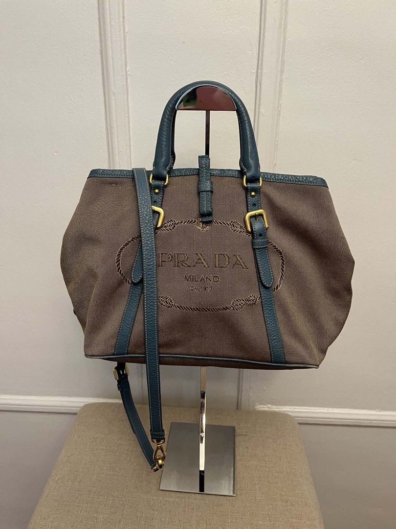 Balenciaga Motorcycle Handbag (Category: Luxury Bags & Wallets) located in Manila. Submitted by chantalsalonga (Listing ID 1427765209, Image 2). Description: .
