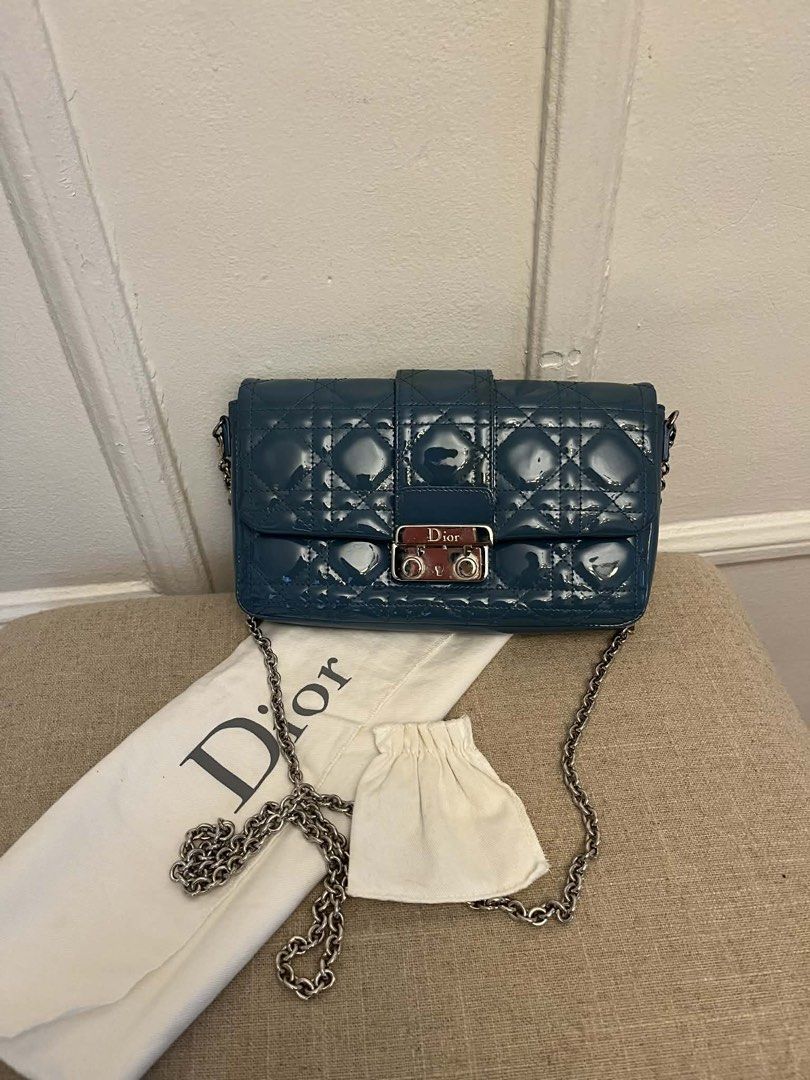 Balenciaga Motorcycle Handbag (Category: Luxury Bags & Wallets) located in Manila. Submitted by chantalsalonga (Listing ID 1427765209, Image 3). Description: .