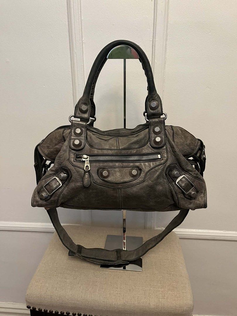 Balenciaga Motorcycle Handbag (Category: Luxury Bags & Wallets) located in Manila. Submitted by chantalsalonga (Listing ID 1427765209, Image 1). Description: .