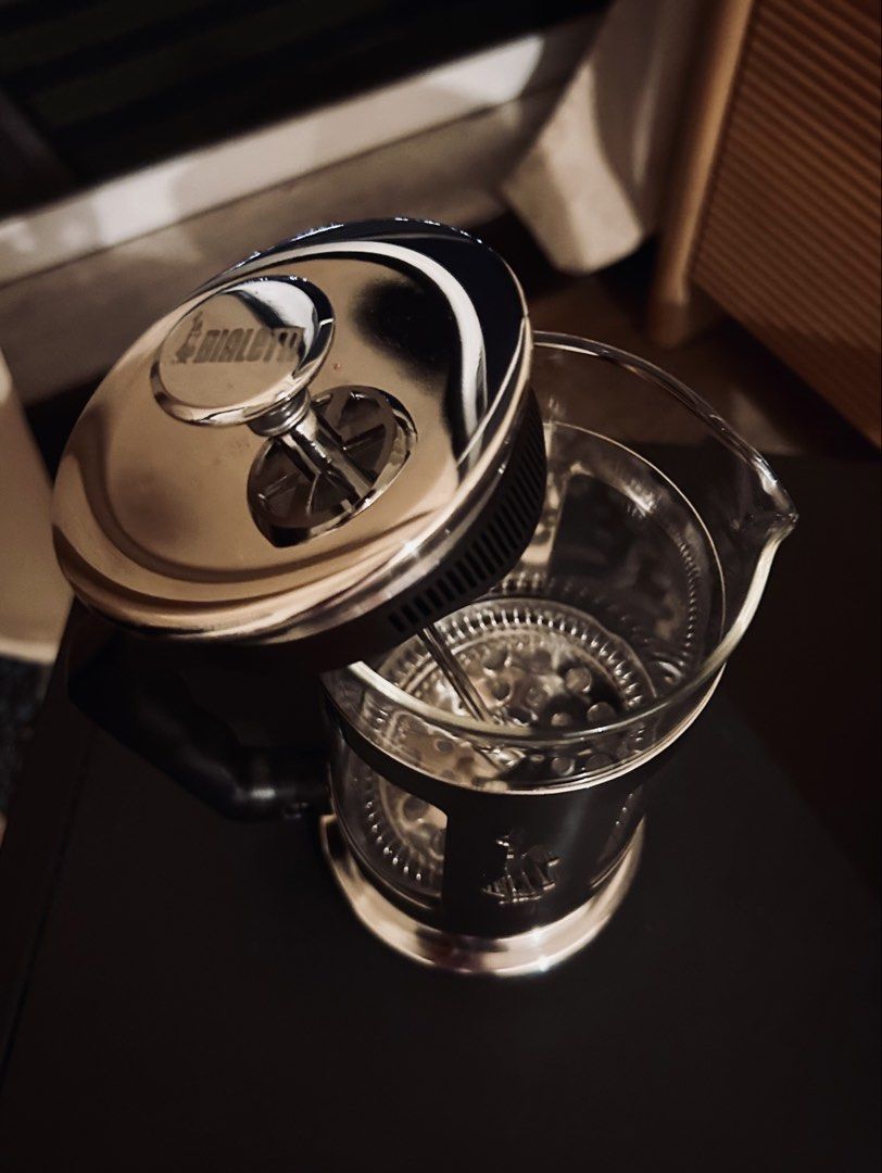 Bialetti Preziosa Coffee Press (Category: Coffee Machines & Makers) located in Manila. Submitted by bigbaglady_68 (Listing ID 1427728353, Image 3). Description: Bialetti Preziosa Coffee Press Capacity: 600 ml/20.2 oz (5 cups) Rfs: dont use coffee press much.