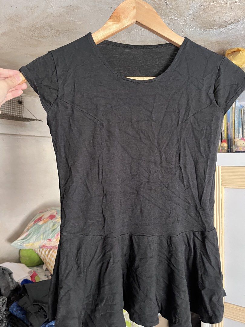 Black Peplum Top (Category: Sleeveless) located in Valenzuela. Submitted by hellodianelim (Listing ID 1427709669, Image 1). Description: .