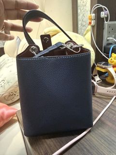 (Category: ) located in . Submitted by Winnie18 (Listing ID 1427736404, Image 1). Description: .