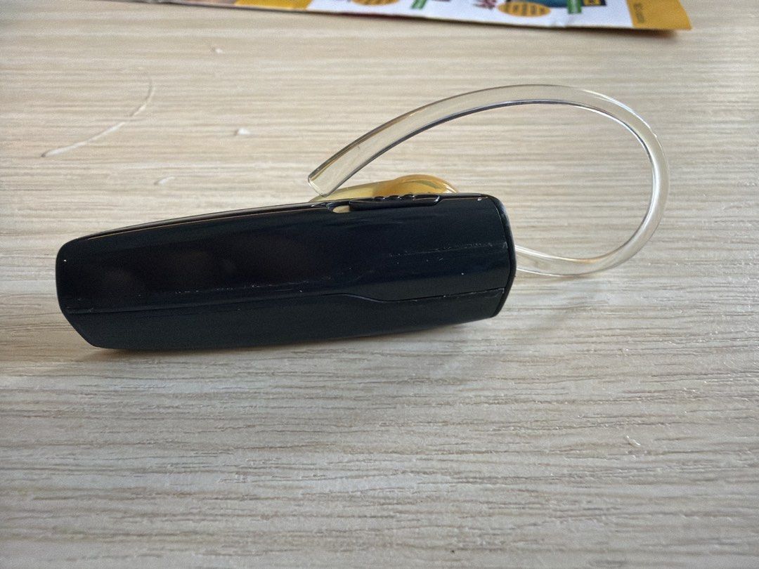 Bluetooth earphone405003756897587200