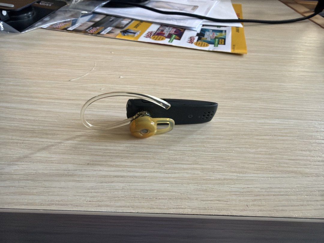 Bluetooth earphone405003756897587201