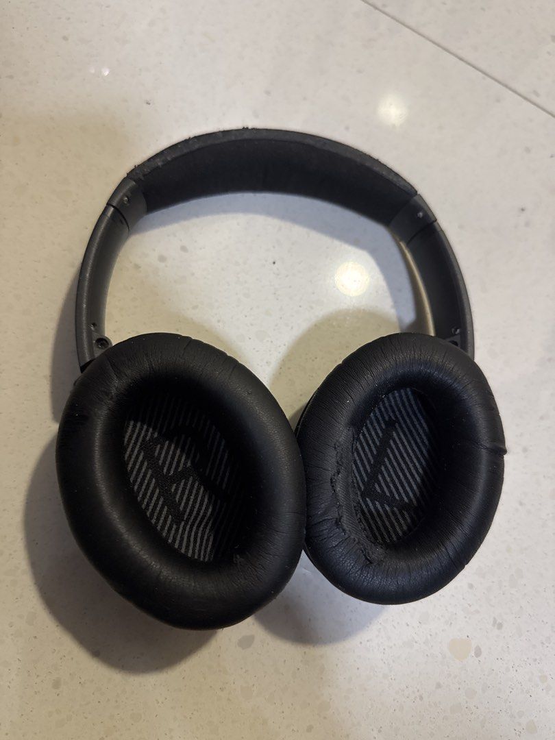 Bose headphones405007995450828801