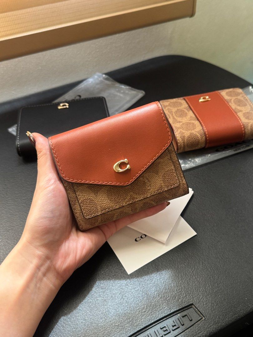 Brandnew Coach Wyn Trifold Wallet (Category: Luxury Bags & Wallets) located in Caloocan City. Submitted by pocketstyle (Listing ID 1427645125, Image 1). Description: 100% original Money back guaranteed.