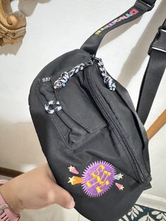 (Category: ) located in . Submitted by mimitatsboutique (Listing ID 1427704685, Image 1). Description: .
